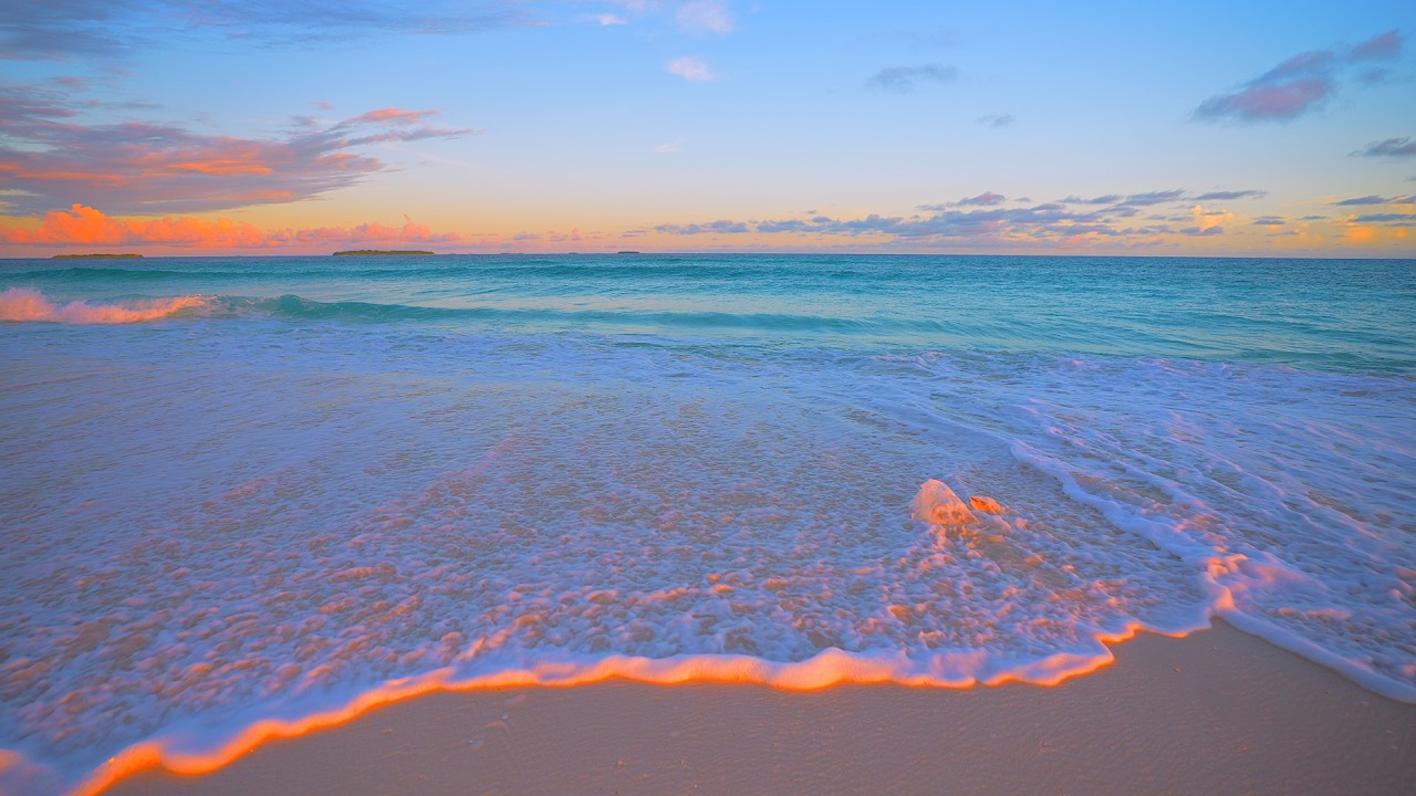 Maldives Ocean 4K 🏝 Tropical Beach in Summer. Ocean sounds for sleep and study