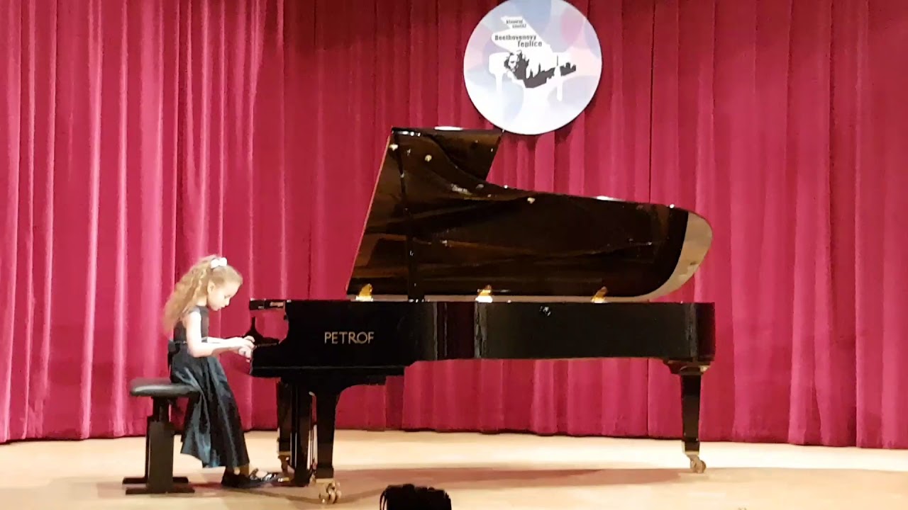 Nora Lubbadová /8/, W. A. Mozart : Sonata No.16 in C Major KV 545-1. mvt , Allegro