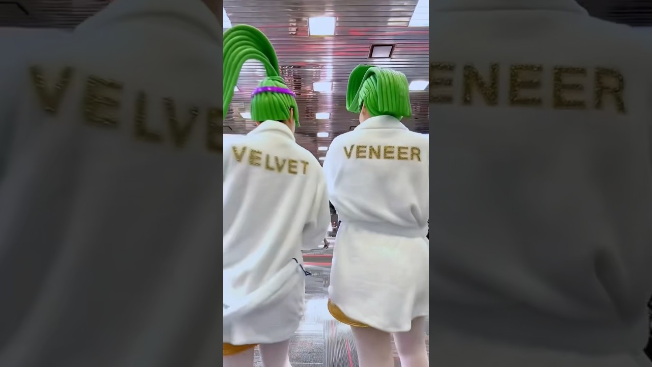 Velvet and Veneer backstage 🤭✨ #velvet #veneer #trolls3 #trolls3cosplay #Acen