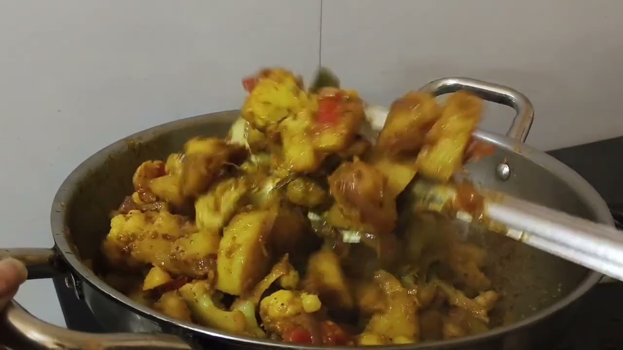 🥘Adhe ghante me ban ke ke tayar hone wali aloo gobi Or matar ki quick😋🤩 recipe#cooking#testierecipe