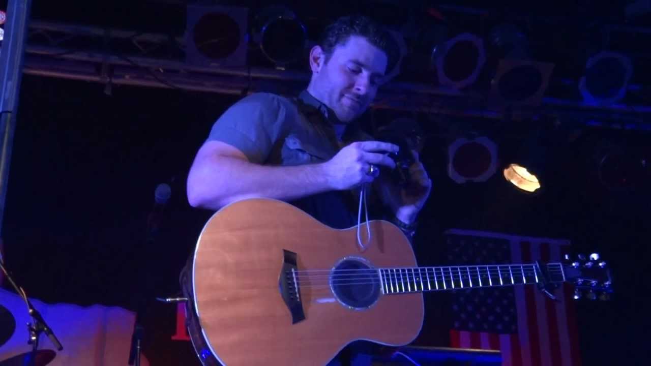 Chris Young - Sharp Dressed Man
