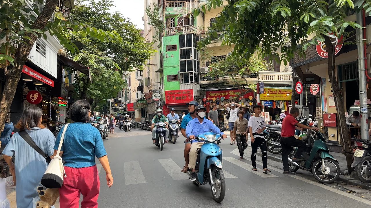 Hanoi Vietnam 🇻🇳 Walking Tour around Downtown, Old Quarter & Lake of the Returned Sword in 2023