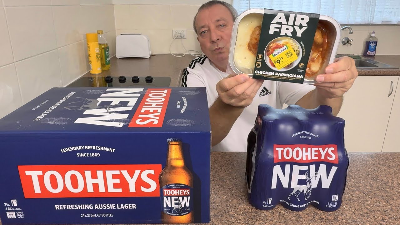 Мне захотелось съесть пару пицц Tooheys и приготовить курицу пармиджана в аэрогриле в Woolworths.