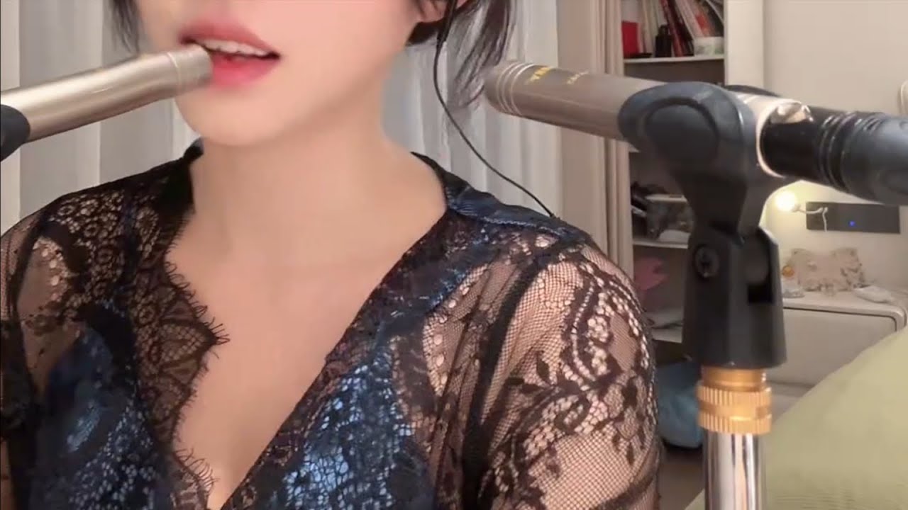 ASMR | Mouth Close Sounds Ear Cleaning ❤️