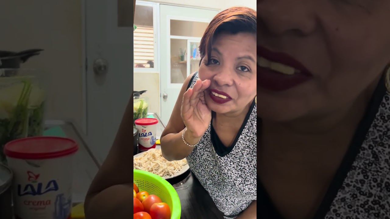 Disfrutando unas ricas enchiladas suizas😋 