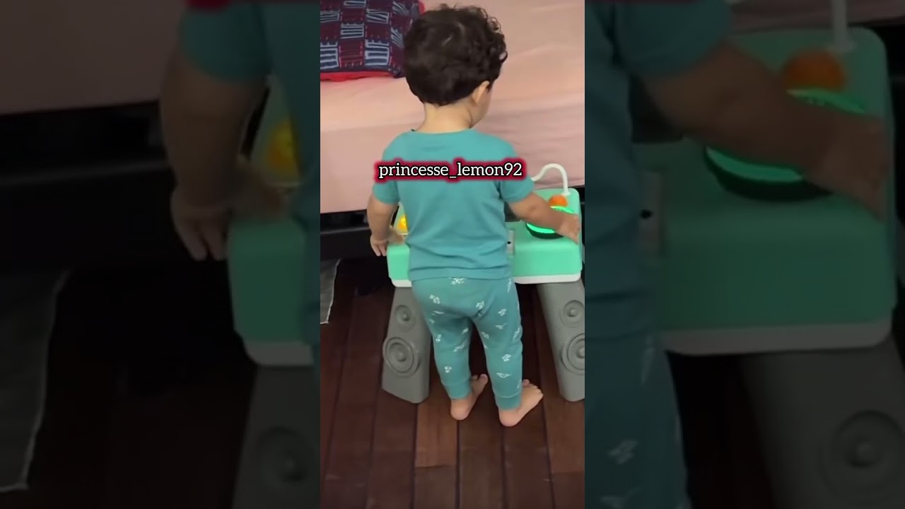 Le fils de Jonathan Matijas et de Shanna kress fait chanter sa m&egrave;re 🤣