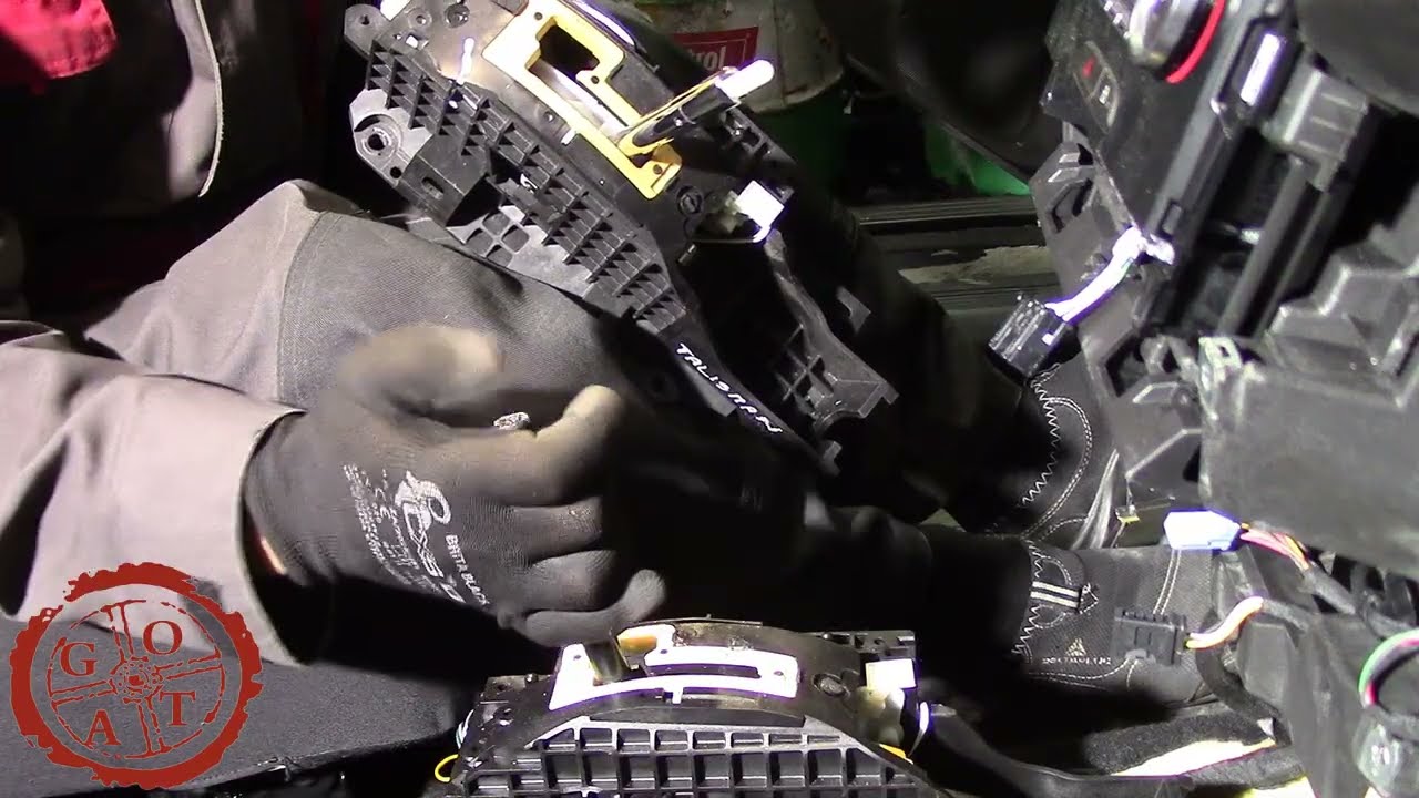 Renault Megane 4 IV Airbag Module,LCD screen,Shift Gear Knob Location / Removal(雷诺梅甘娜档杆液晶屏安全气囊模块更换)