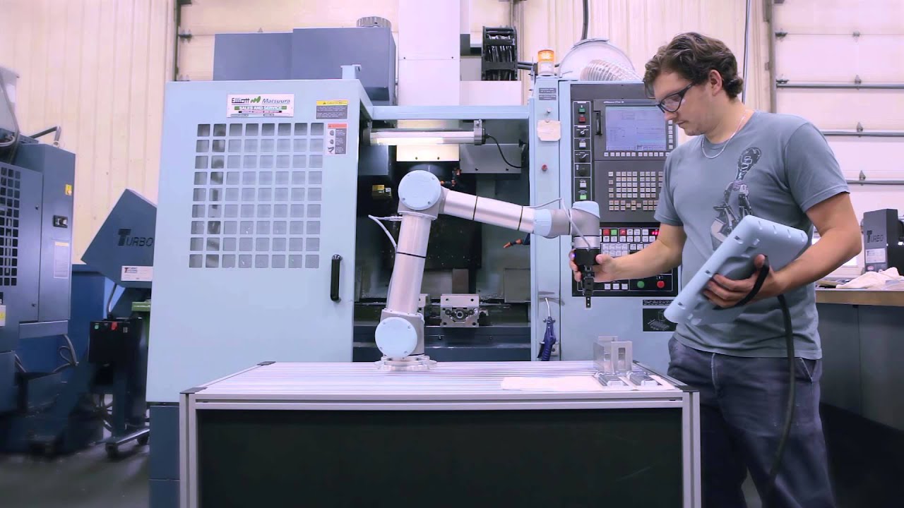 How to Integrate a Collaborative Robot in your Shop? | Robotiq 2-Finger 85 and Universal Robots
