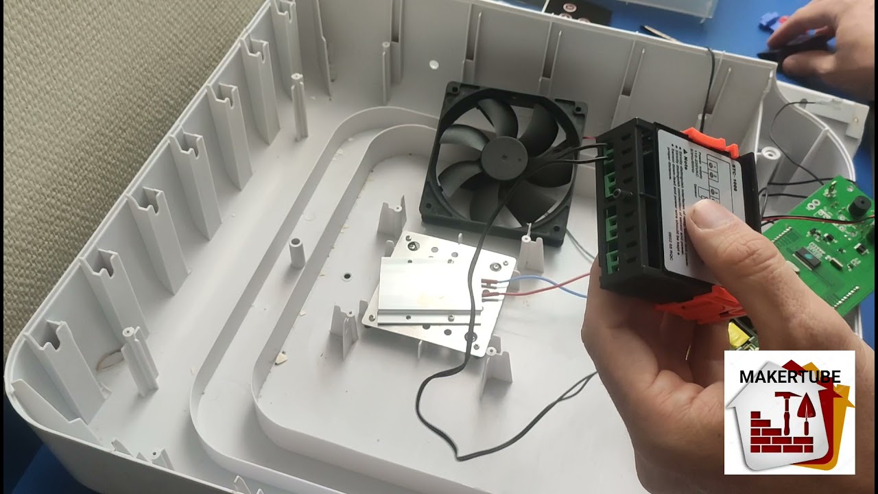 Reparación e Instalación de Controlador de Temperatura automático en incubadora de 56 huevos.