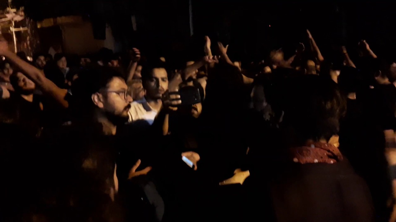 Awaz aa rahi hai ik seena e sina se