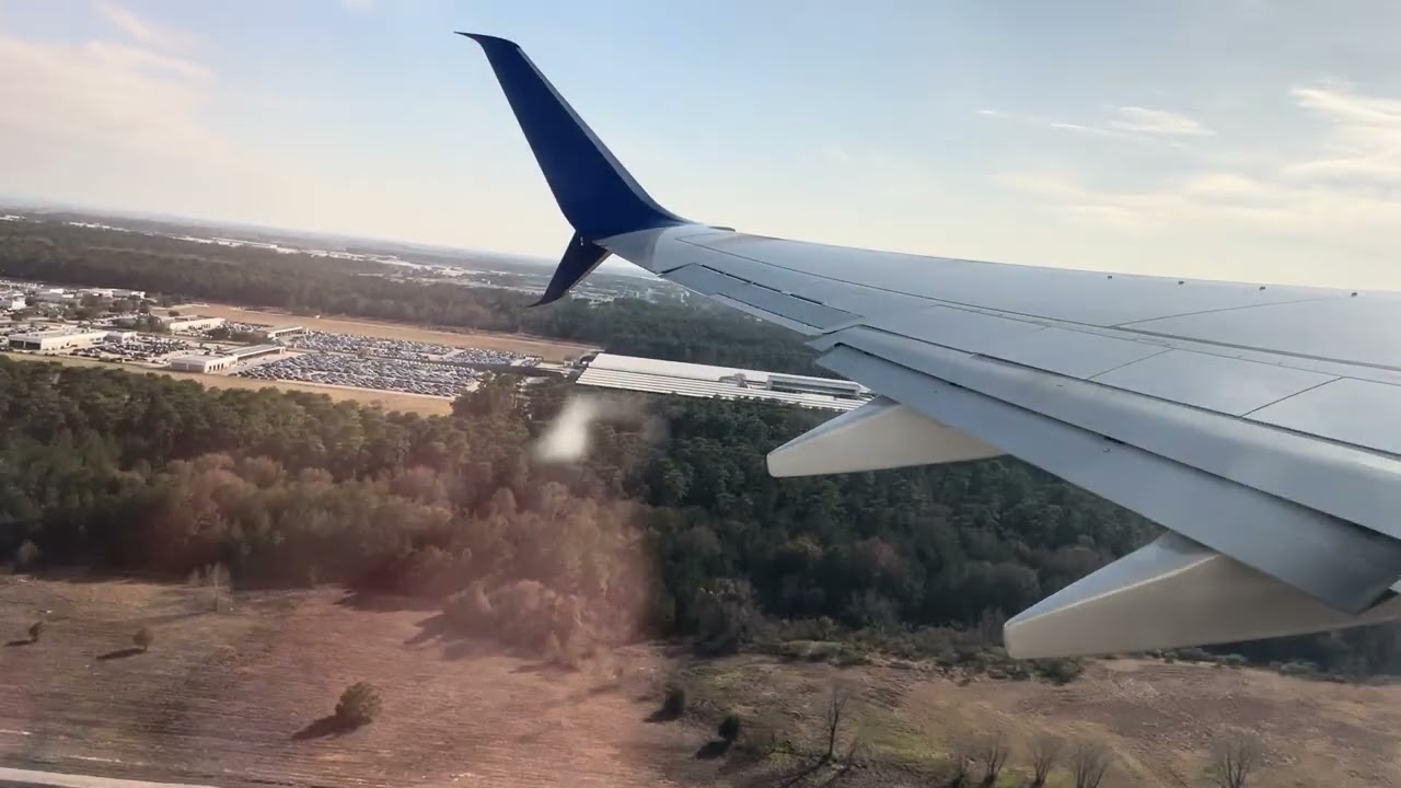 United Airlines Boeing 737-700 Departure from Houston George Bush International Airport. Jan 14,2024