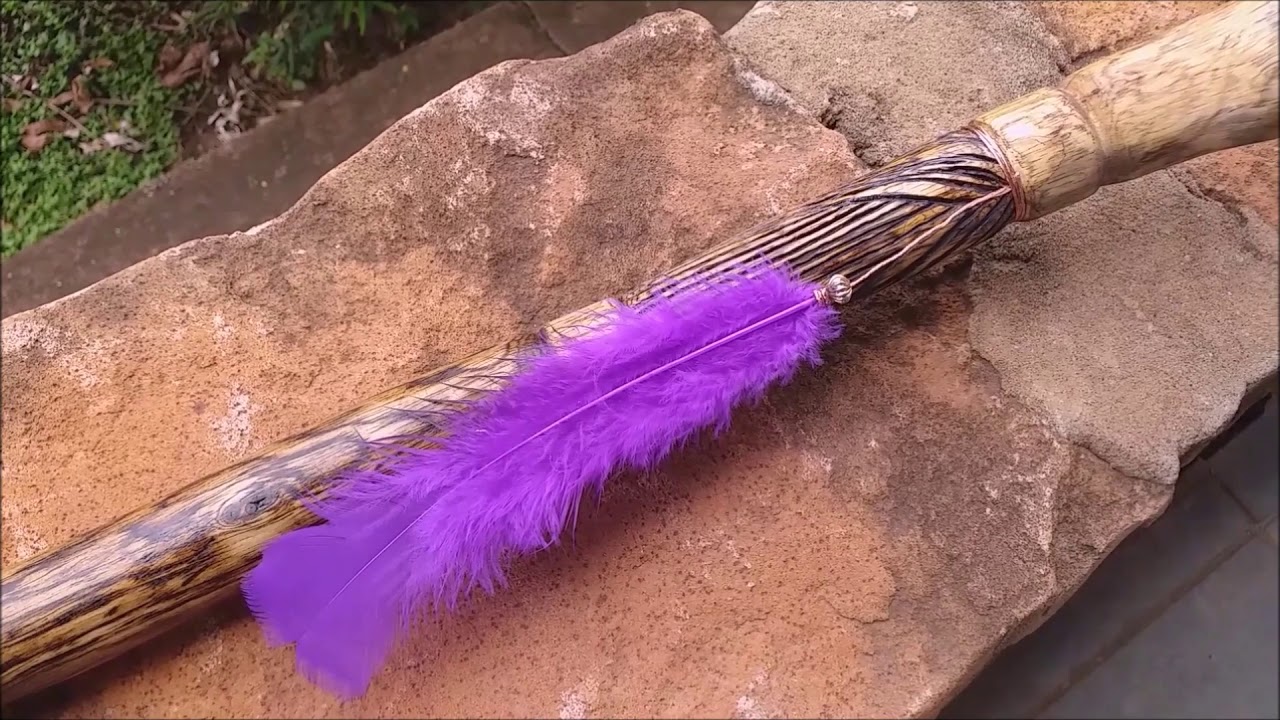 Cajado Xamânico - Pena Roxa