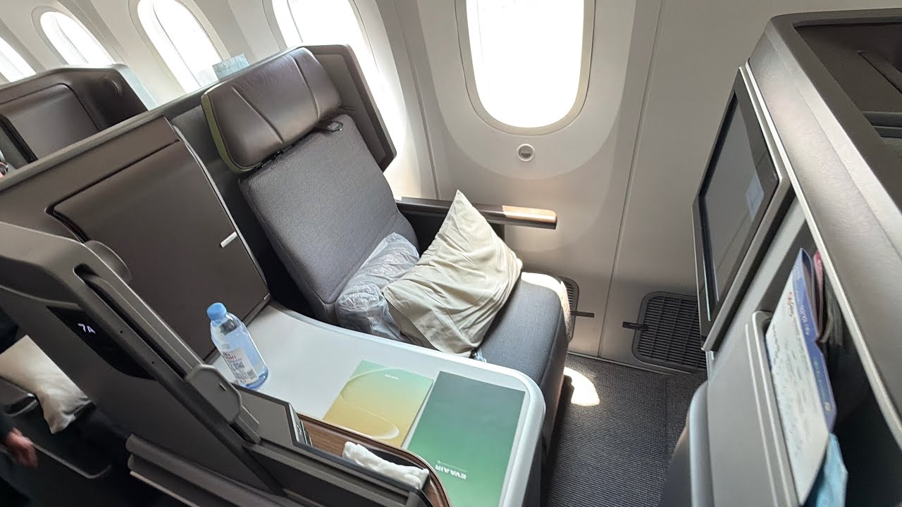 EVA Air 787-10 Business Class - Bangkok to Taipei [ANA RTW Award Flight 3 of 4]