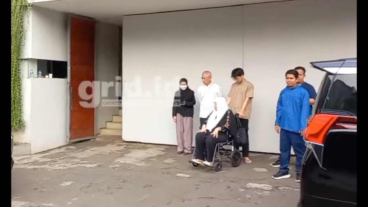 🔴 LIVE GRID.ID: Jelang Pemakaman Suami Najwa Shihab, Ini Suasana Rumah Duka Pagi Ini