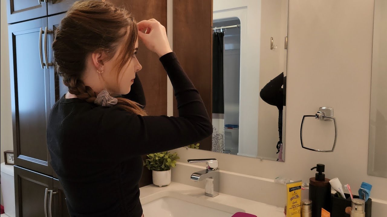 How to make a French Braid in just 2 minutes! Easy and stylish!
