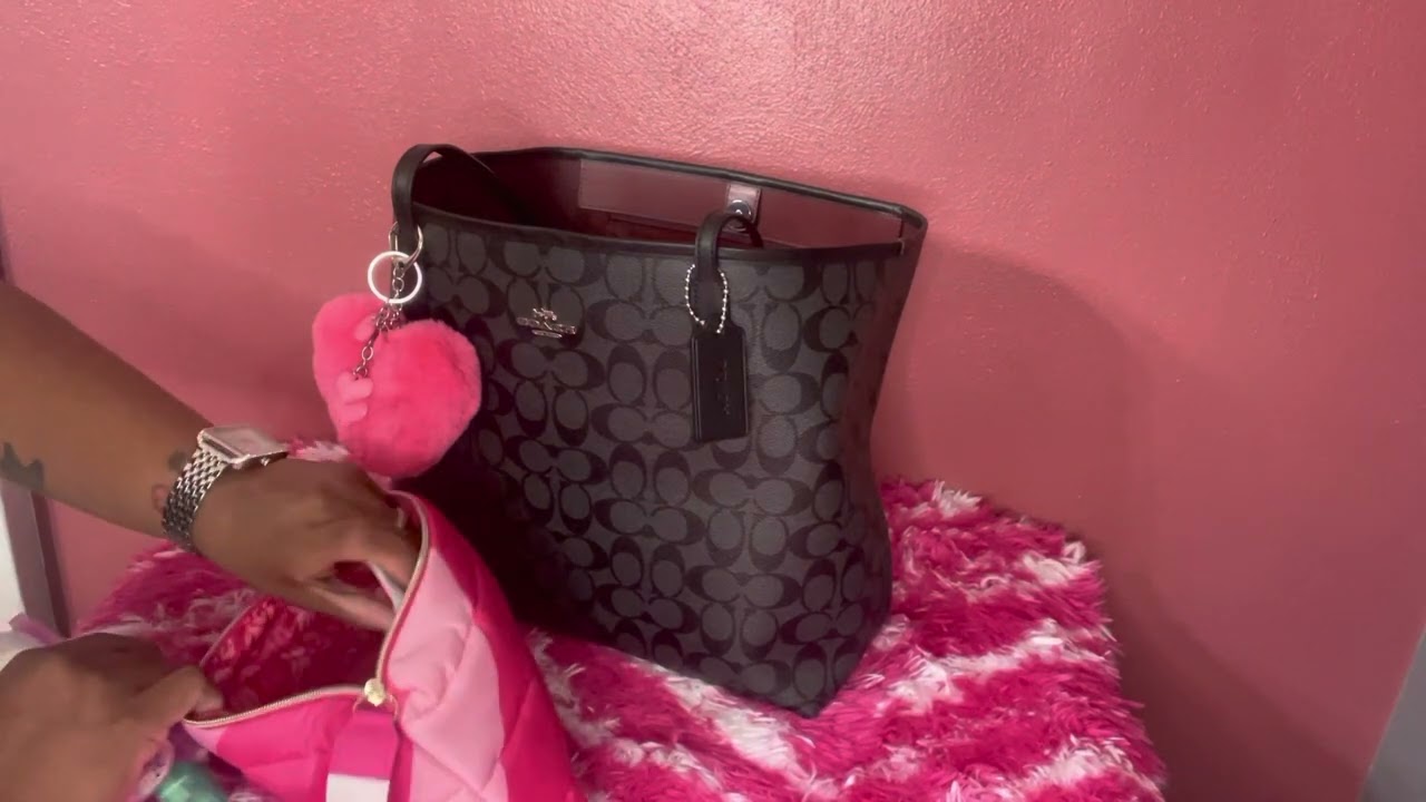 What’s in my bag: Coach City Tote in Sv/Graphite/Black