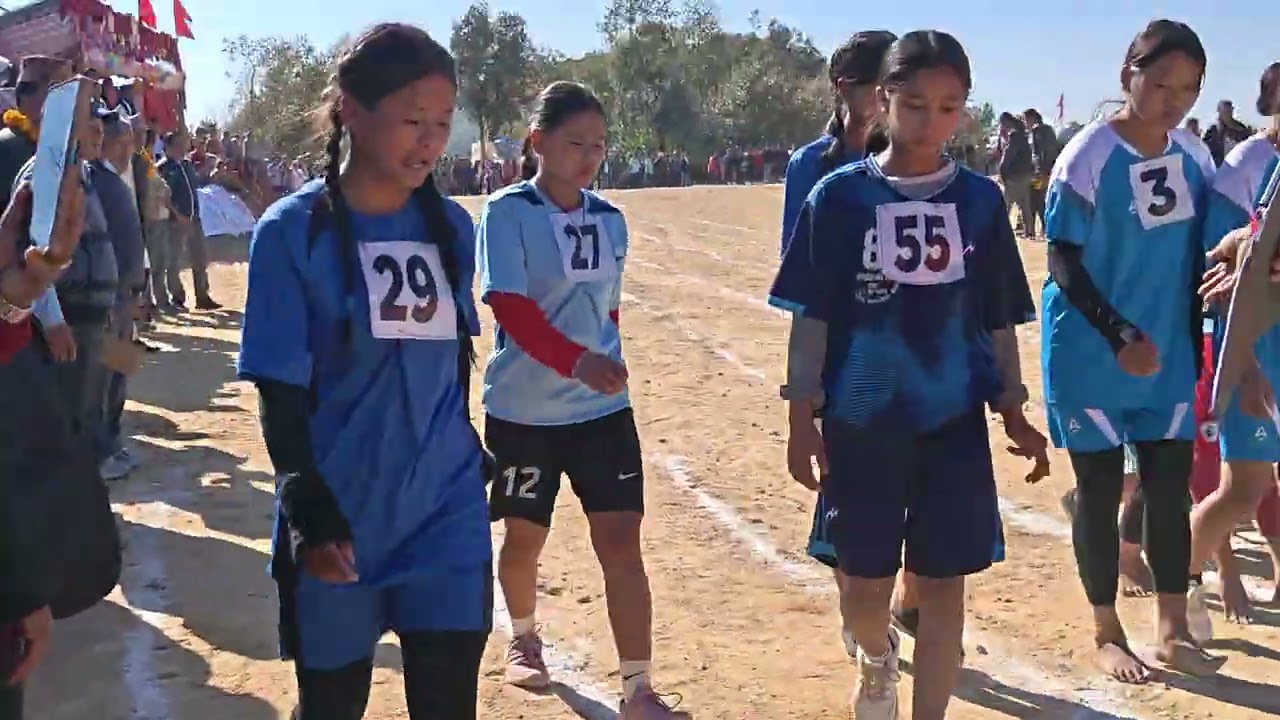 छात्रा तर्फ ८०० मिटर दौड 