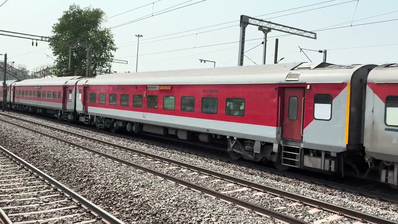 02878 New Delhi - Ranchi AC Special