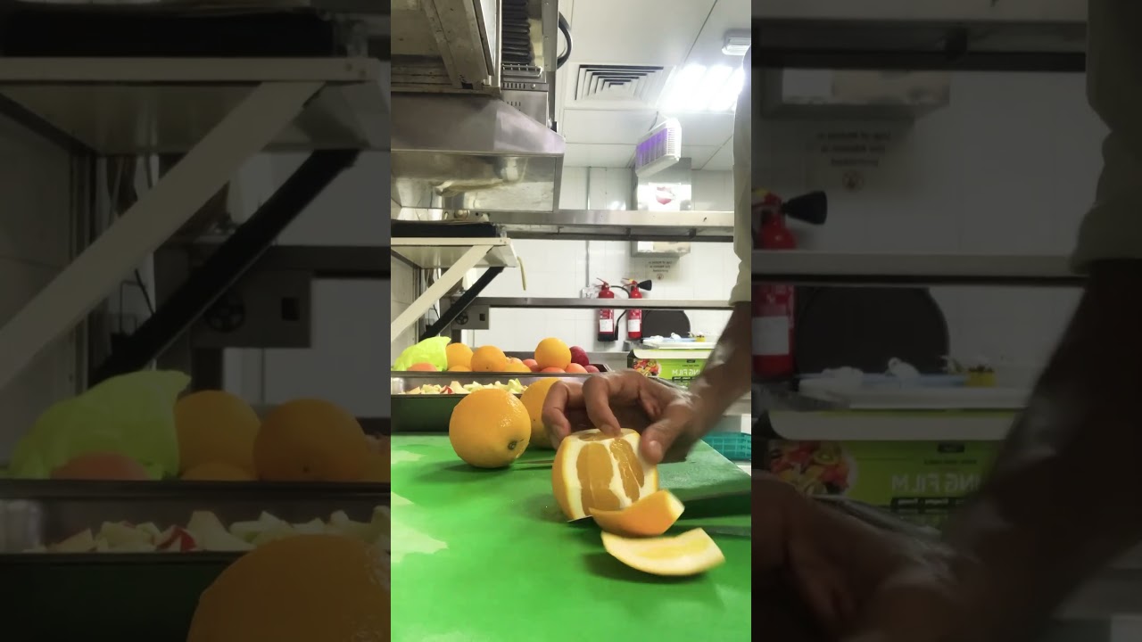 How to peel Orange by sharp knife in Dubai chef #shorts