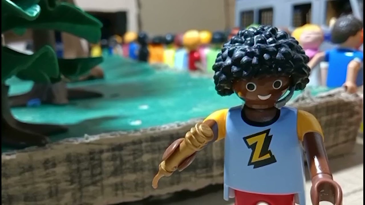 Pablo, el joven de Albacete que recrea las procesiones de Semana Santa con sus Playmobil