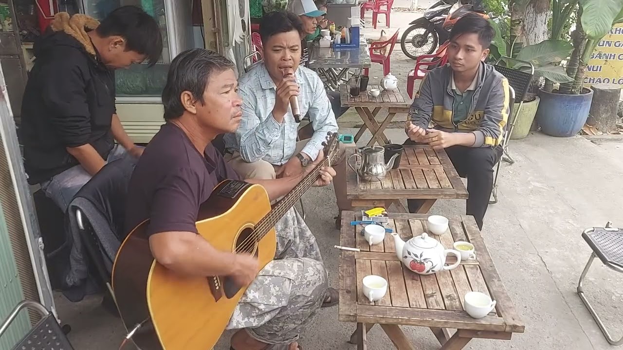 Chuyện Tình Không Dĩ Vãng | ca sĩ hát chay đệm ghita bolero quá hay 