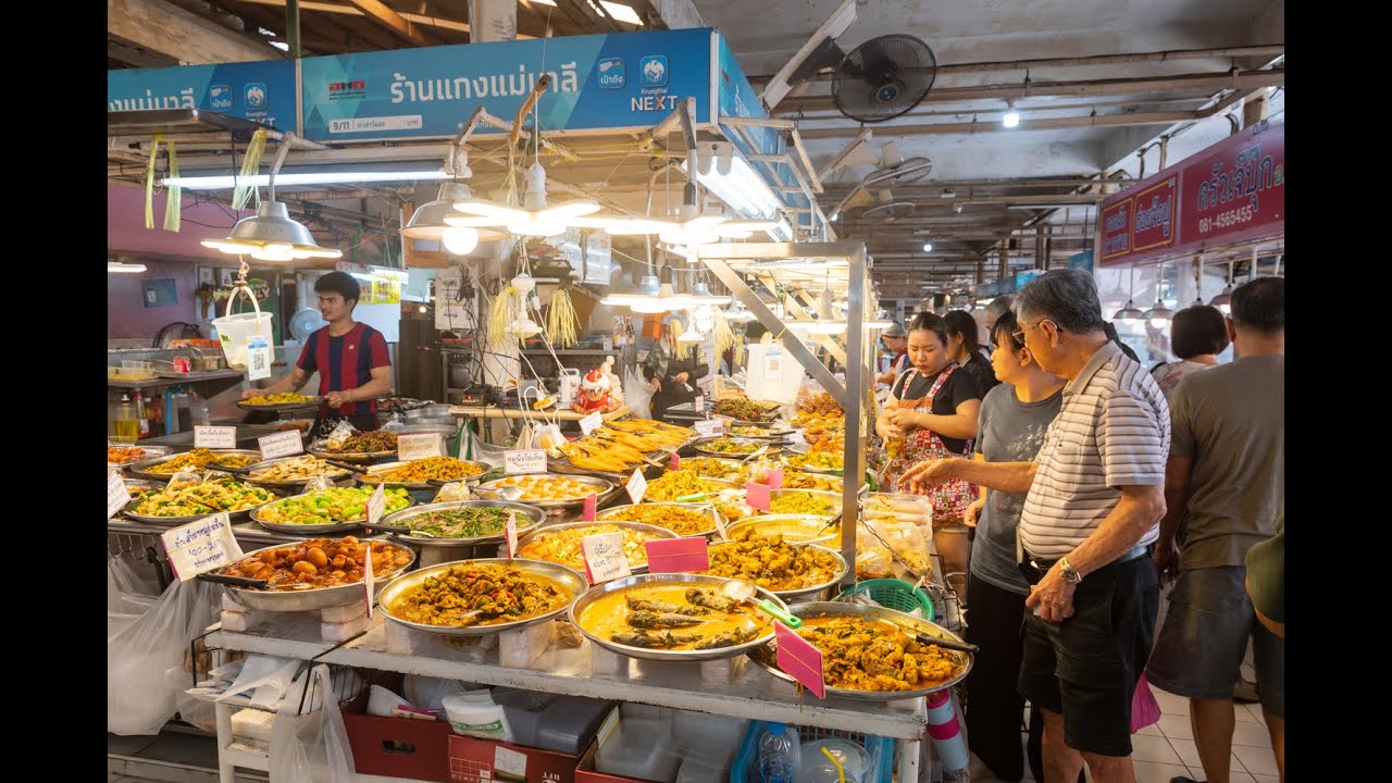 [4K] Walk inside Or Tor Kor Market one of Bangkok cleanest and most famous premium food markets