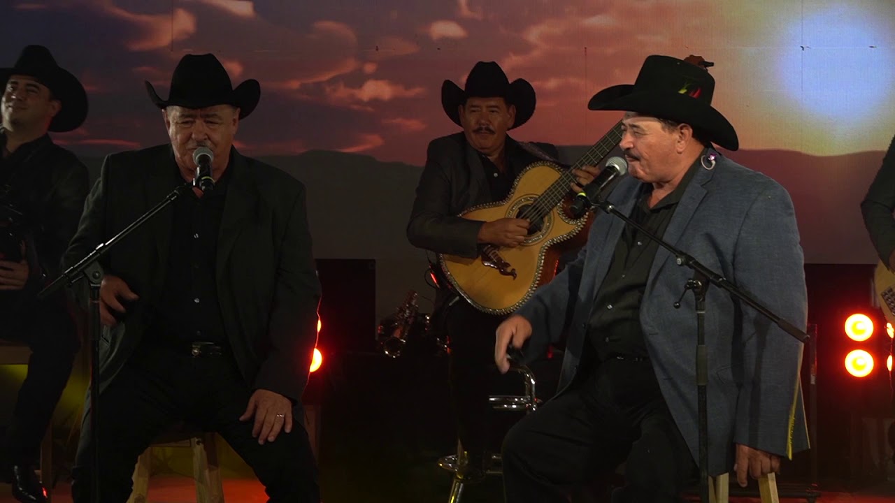 Los Huracanes del Norte [Desde El Rancho En Vivo]      El Gato de Chihuahua