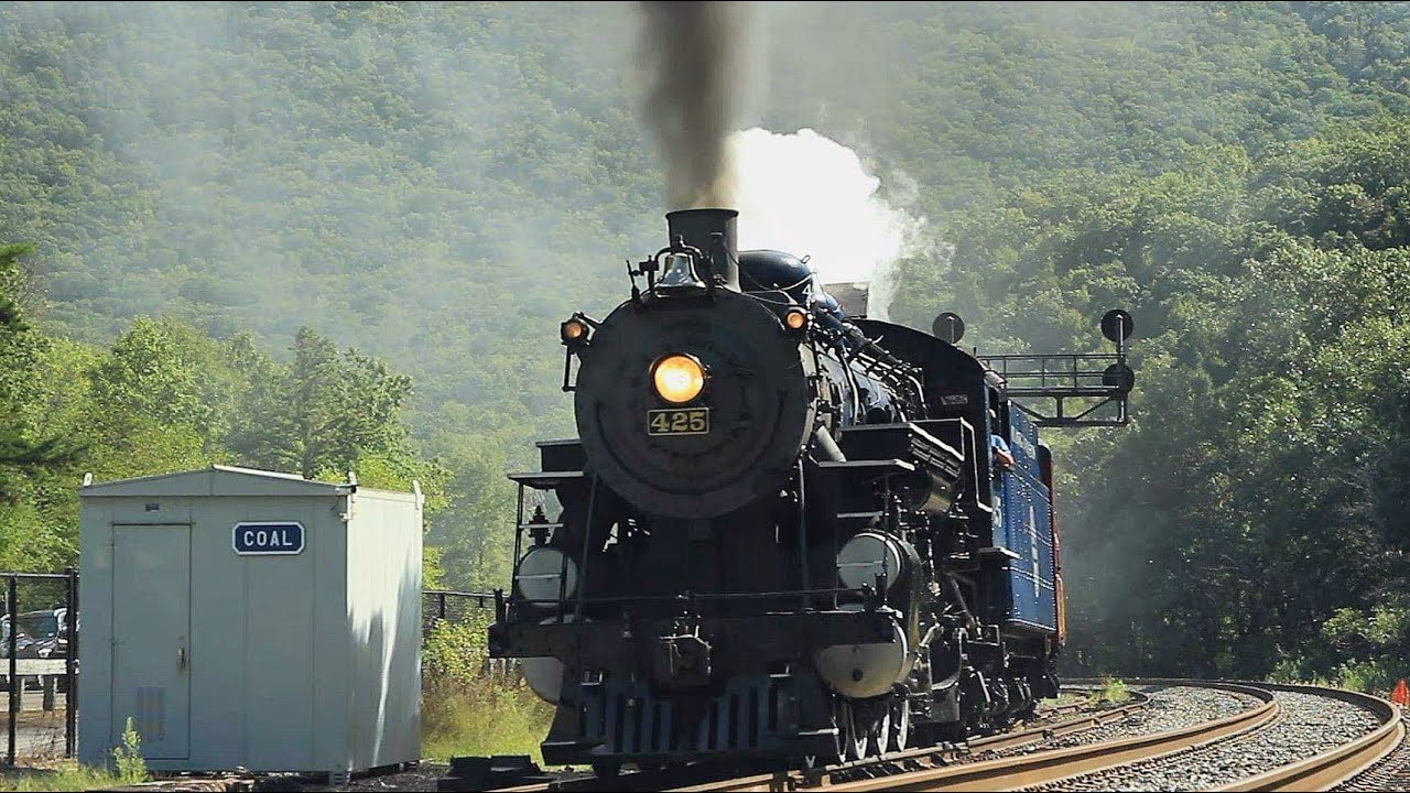 Reading & Northern 425: The Lehigh Gorge Explorer