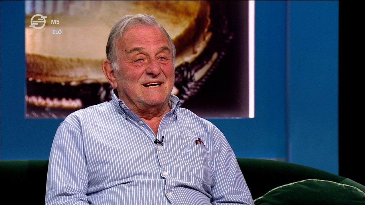 Fábry Sándor az „Etűdök rókafűrészre” című estjére készül