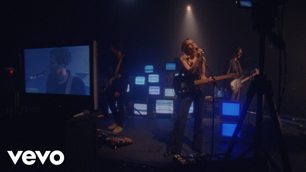 Wolf Alice - How Can I Make It Ok? (Official Live Video)