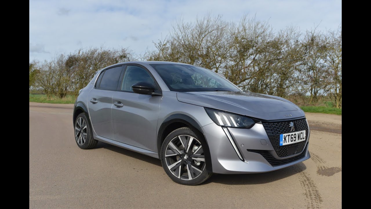 Обзор Peugeot 208