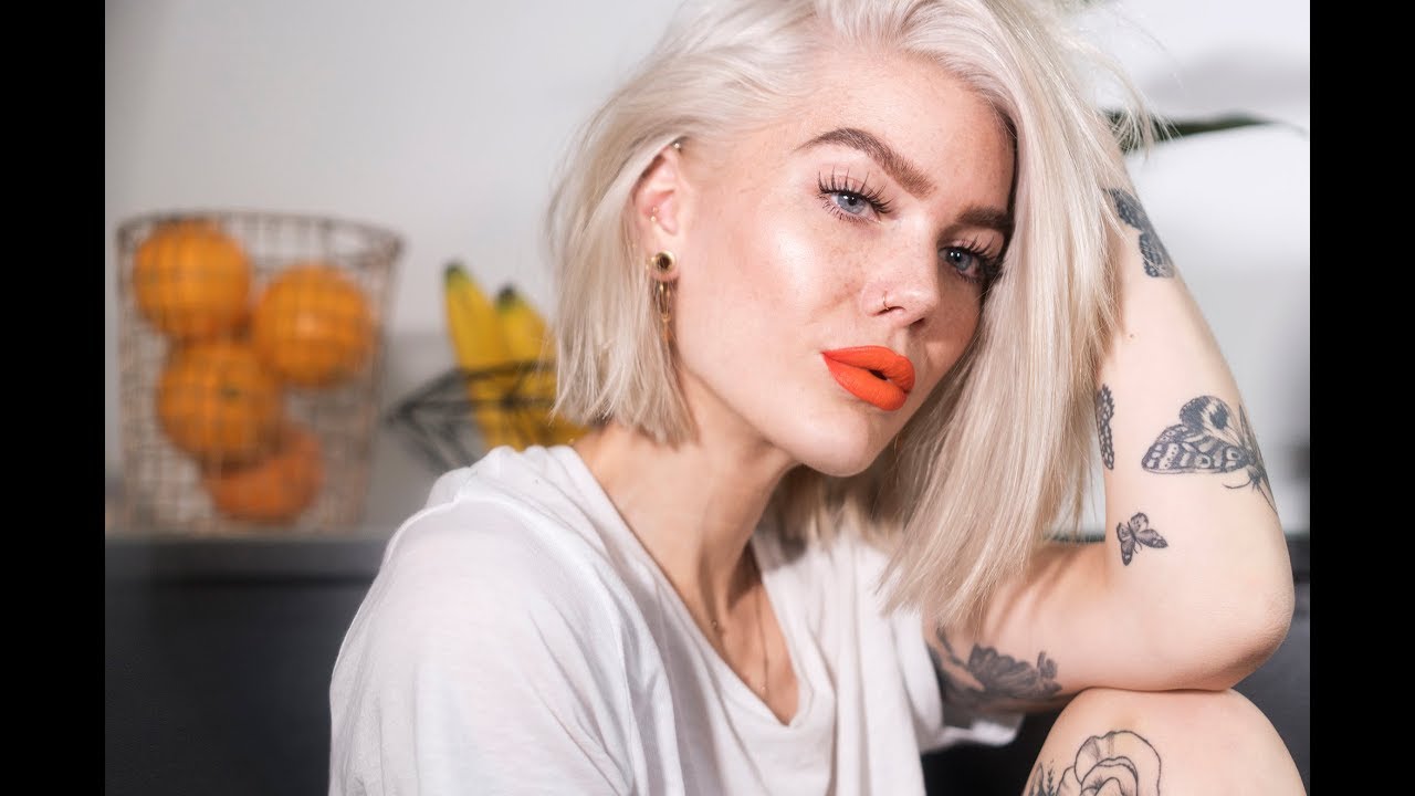 Everyday glowy makeup and a fake freckles in 3 seconds | Linda Hallberg Tutorials
