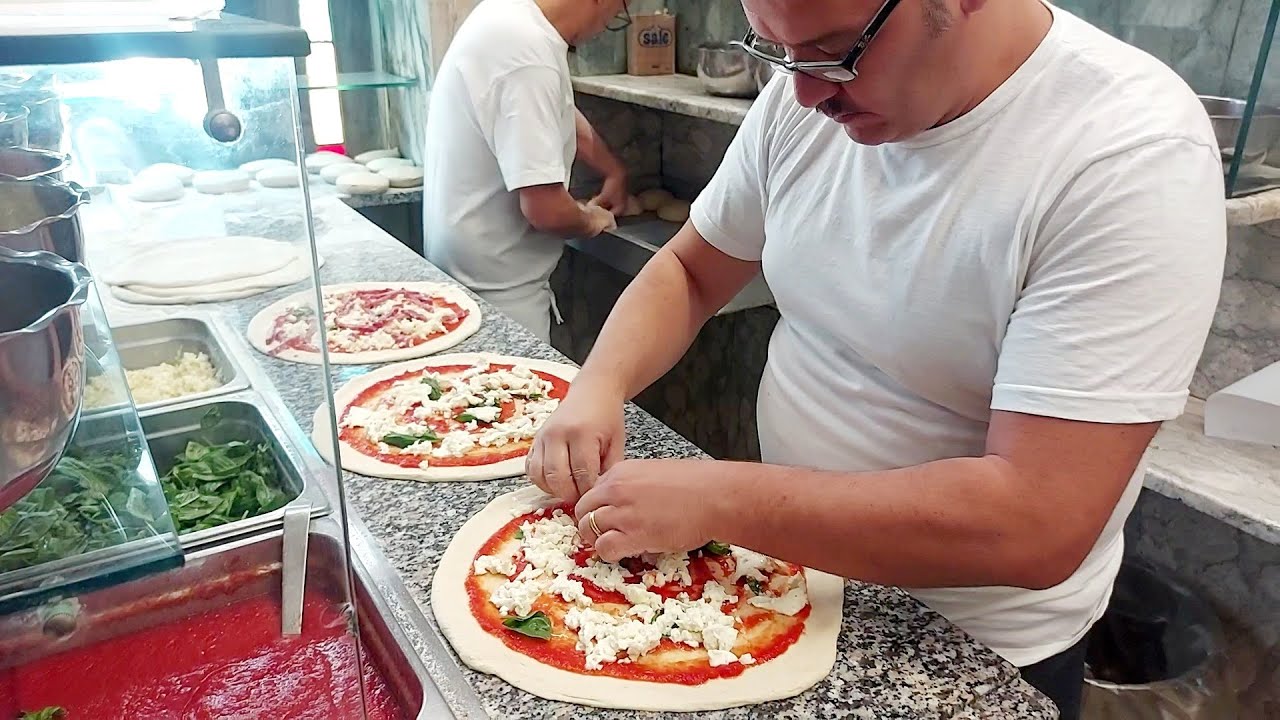 Исключительная пицца в исторической пиццерии «Трианон» в Неаполе #iscriviti @Napoli food & market