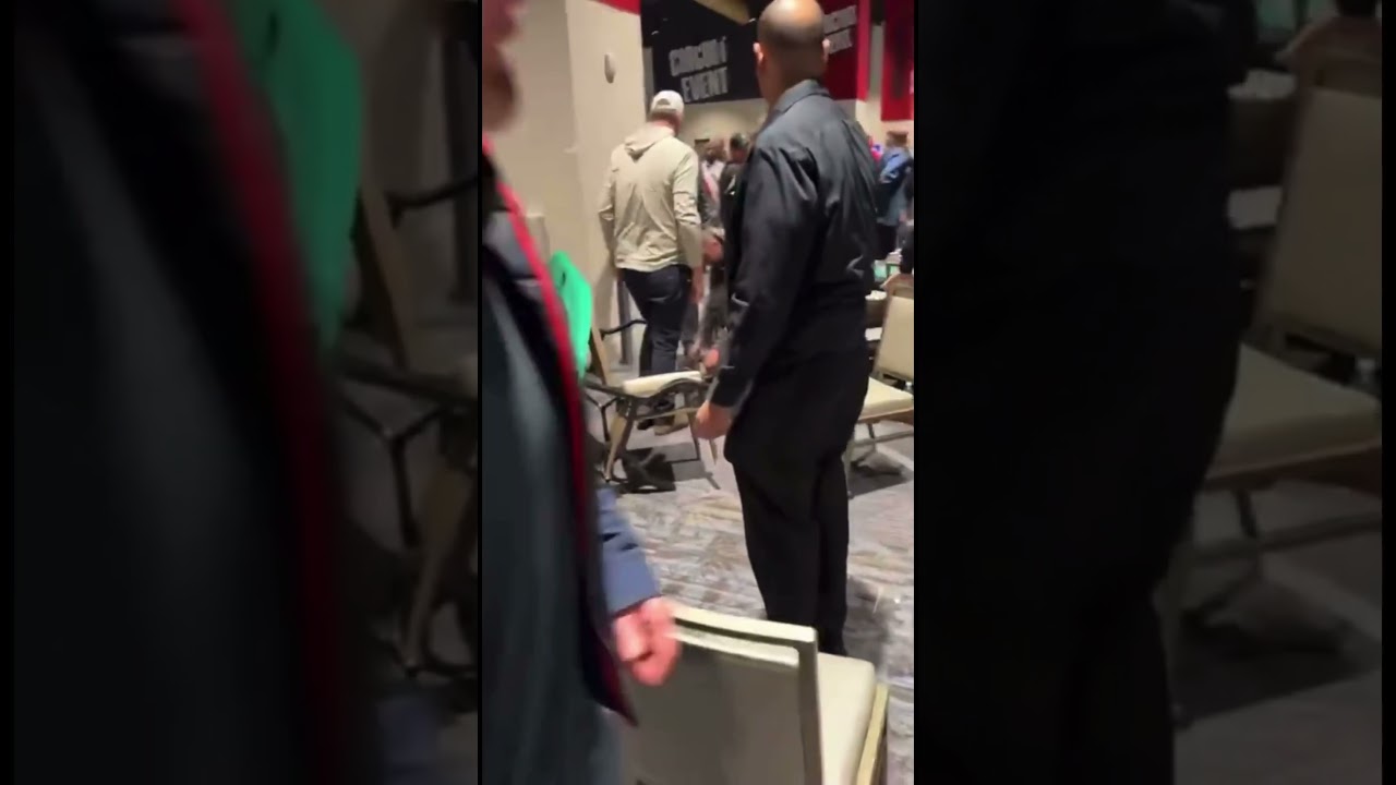 Rage quit at poker tournament 