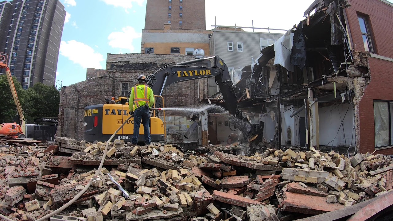 Buidling Demolition of 1005 W Leland, Chicago By TAYLOR Excavating & Construction Inc.