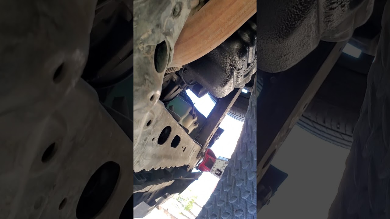 Scion xB 2008 2.4 como cambiar soporte de motor