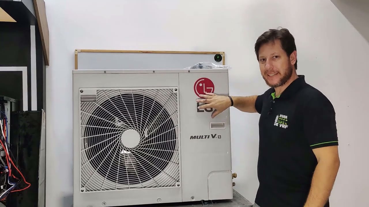 Abri uma condensadora zera do sistema VRF da LG para mostrar para vocês.