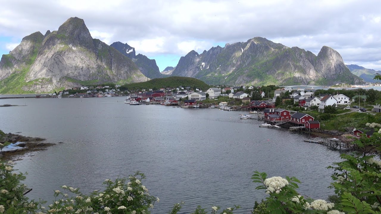 Norway Lofoten - beautiful small town and peninsula Reine
