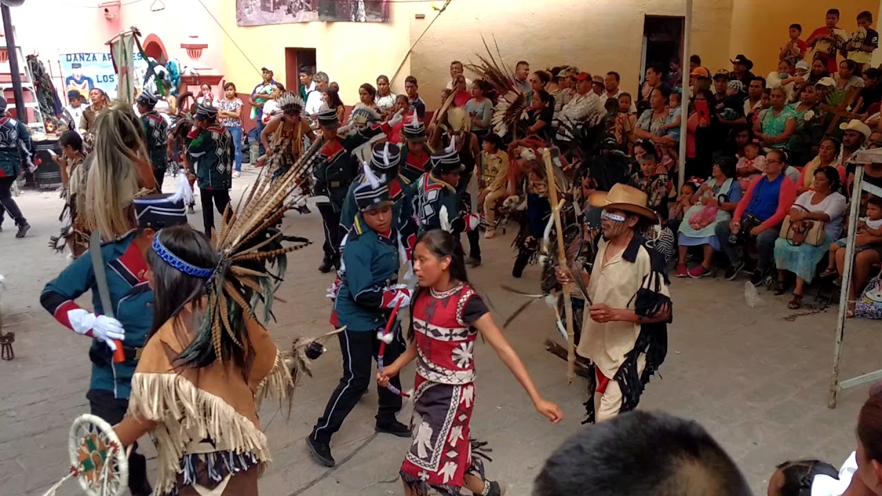 Danza Apache Halcones de Bernal
