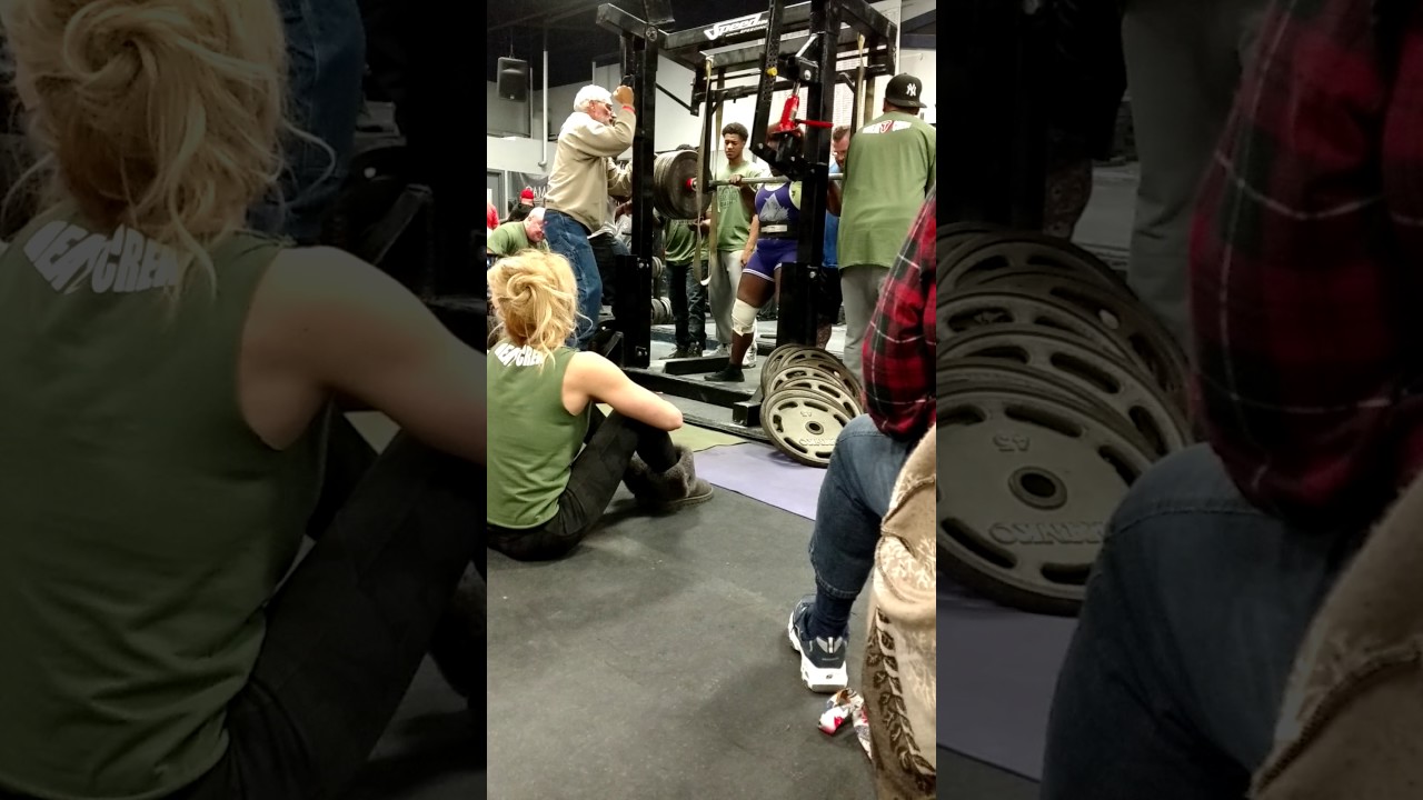 Crystal Tate squatting 700lbs raw! First female to squat 700 raw!
