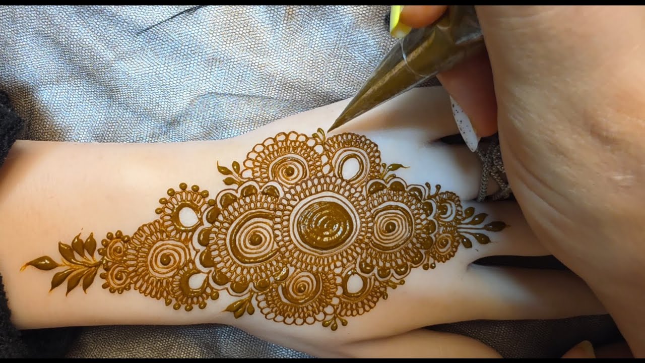 رسمة حناء هندية جديدة بلمسة مغربية New Indian Henna Painting with Moroccan Touch 