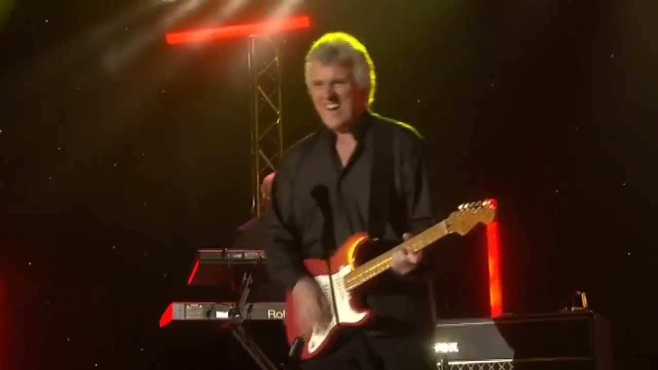 The Shadows - Shadoogie - live 2004