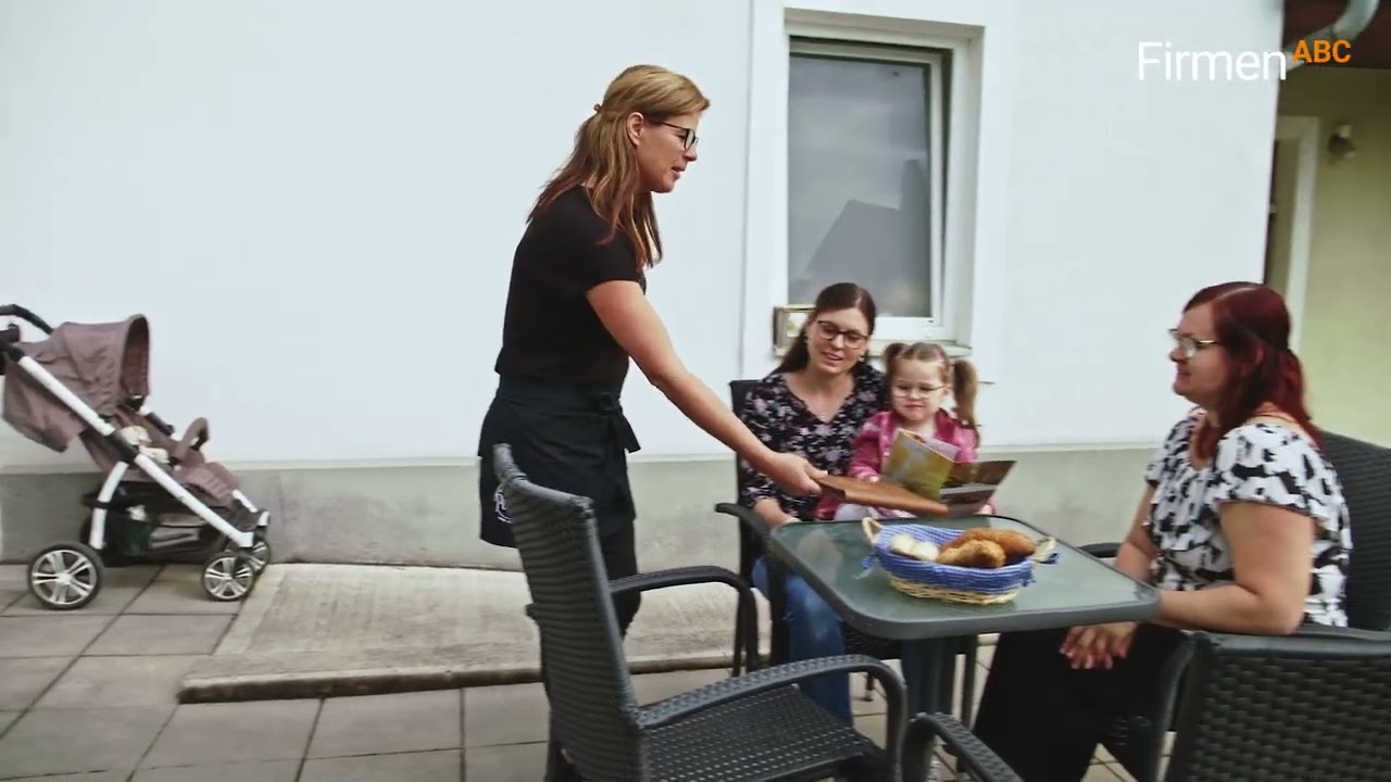 Frische Backwaren & kleine Snacks genie&szlig;en bei B&auml;ckerei & Caf&eacute; Posch in Burgau