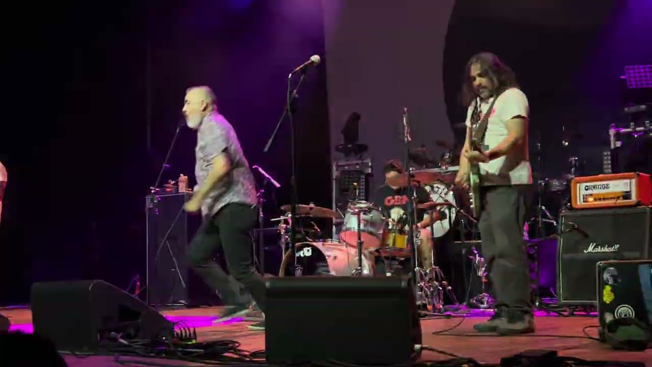 DFMK  - Me consume el vino.  Live. First Row view . Anaheim. CA. 24.07.25.