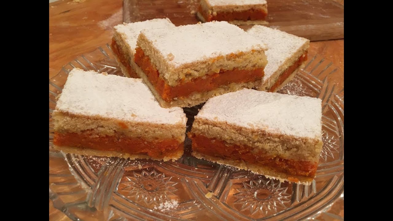 Balqabaqlı piroq. Balqabaq deyib keçməyin, bir də belə sınayın.