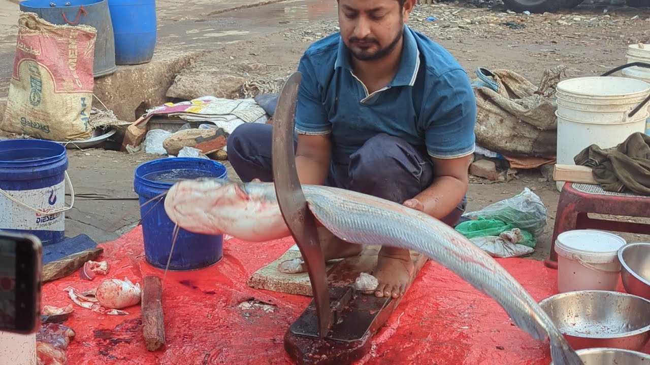 Amazing Big Boal Fish Cutting Style In Bangladesh 