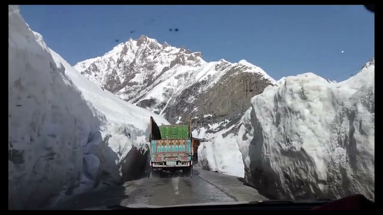 Deadliest Highway of India Zojila Pass | #zojilapass #srinagartolehladakhroadtrip #lehighway