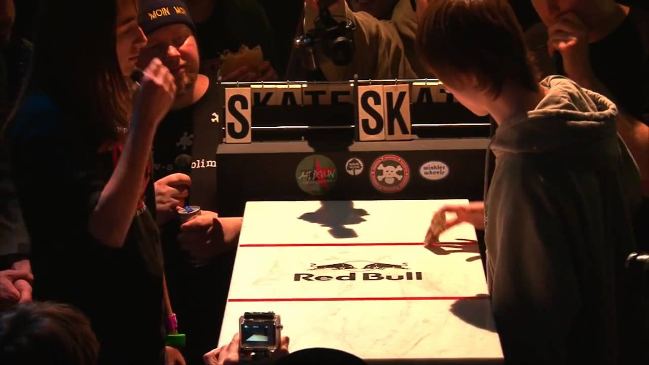 Майк Шнайдер против Берты Гутьеррес Диас на турнире Battle At The Harrics #2 в Берлине.