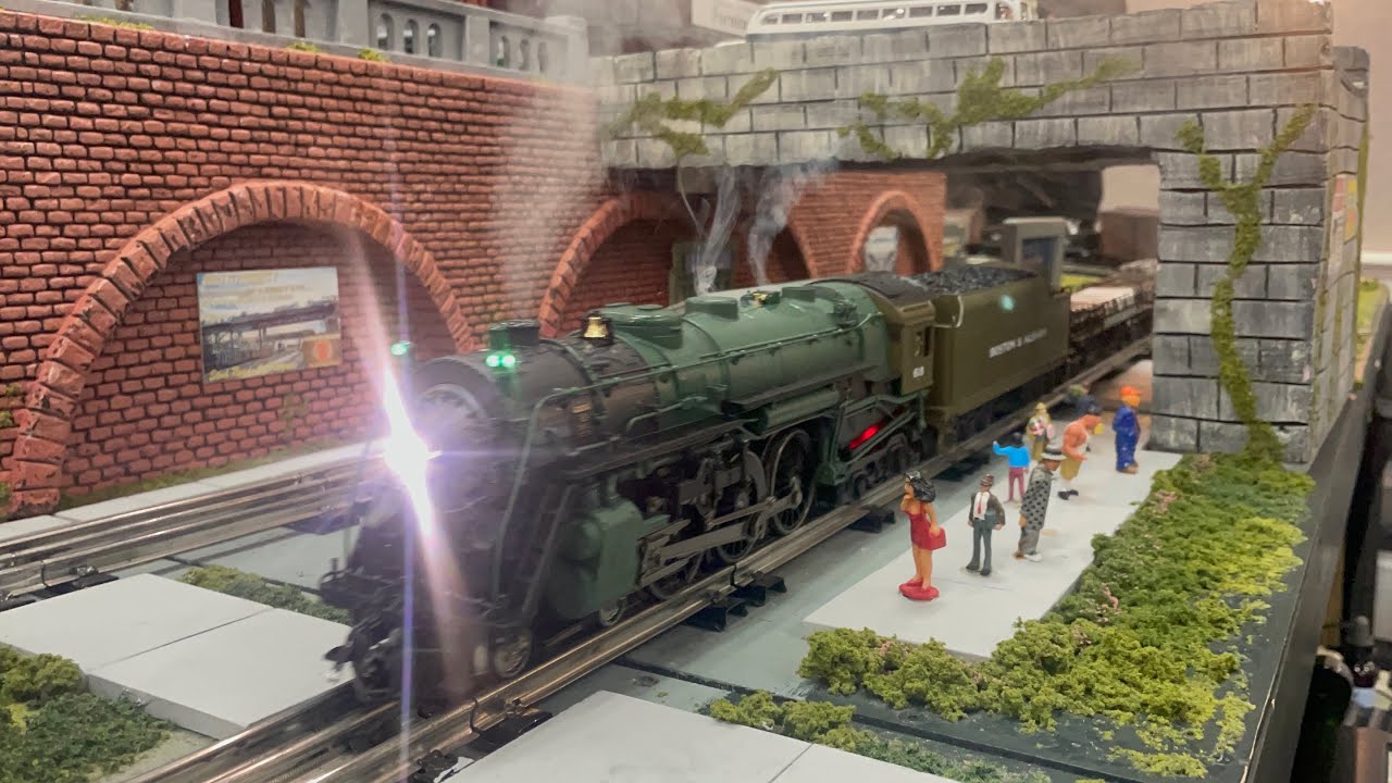 Incredible O Scale Steam Locomotive with Real Smoke at Albany Train Show