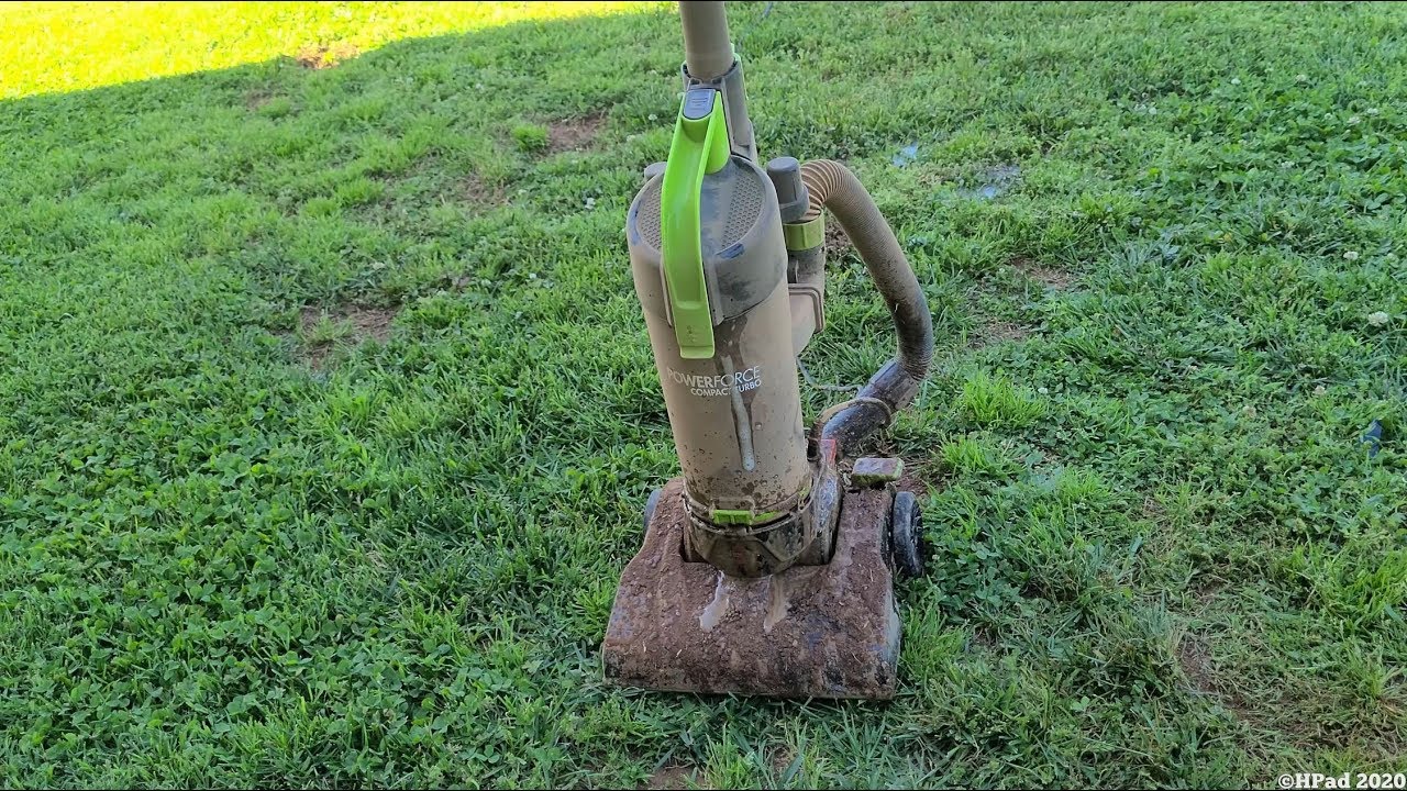 Bissell PowerForce Compact Turbo Vacuum Destruction